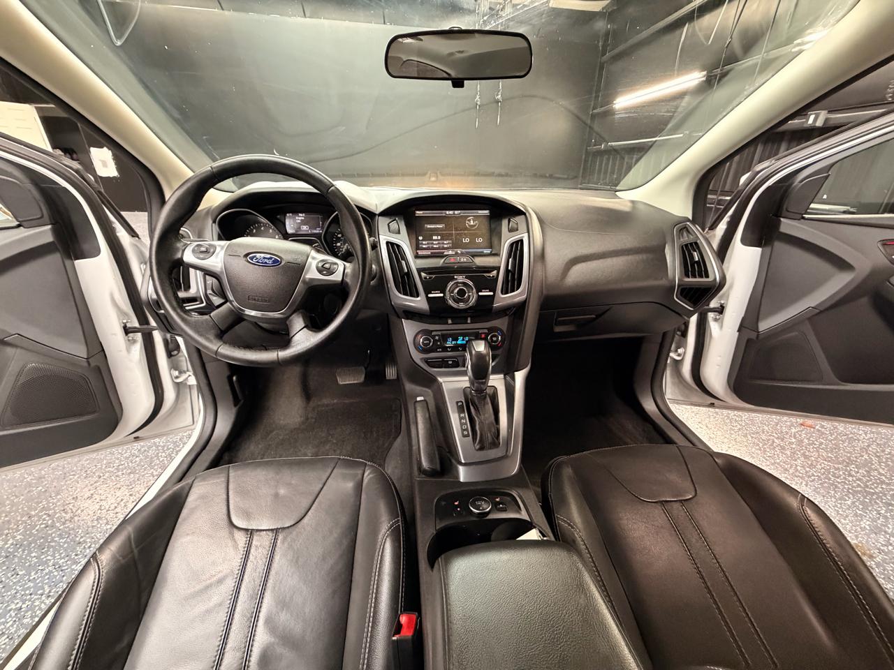 Ford Focus Titanium Hatch 2014