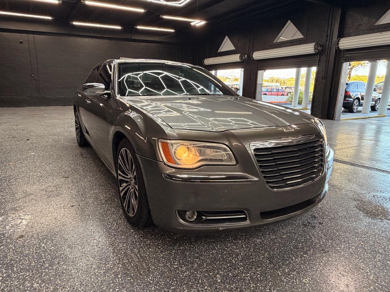 Chrysler 300 Limited RWD 2012