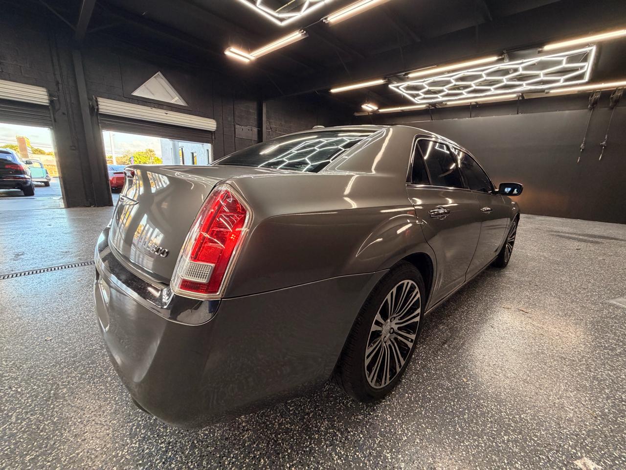Chrysler 300 Limited RWD 2012