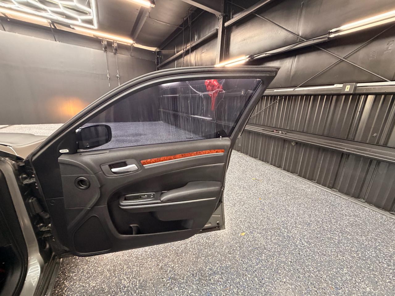 Chrysler 300 Limited RWD 2012