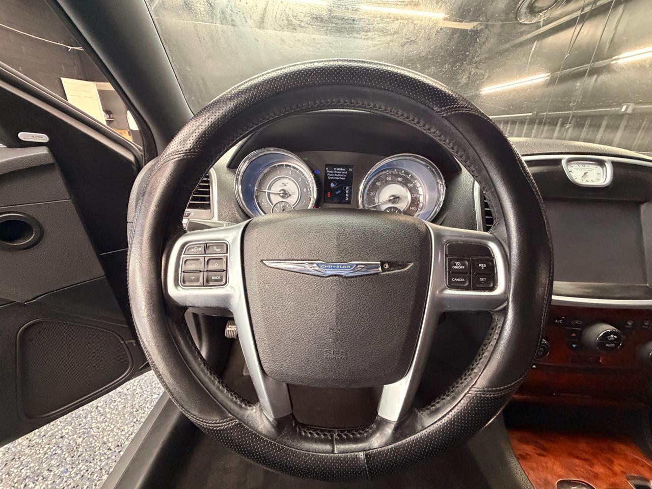 Chrysler 300 Limited RWD 2012