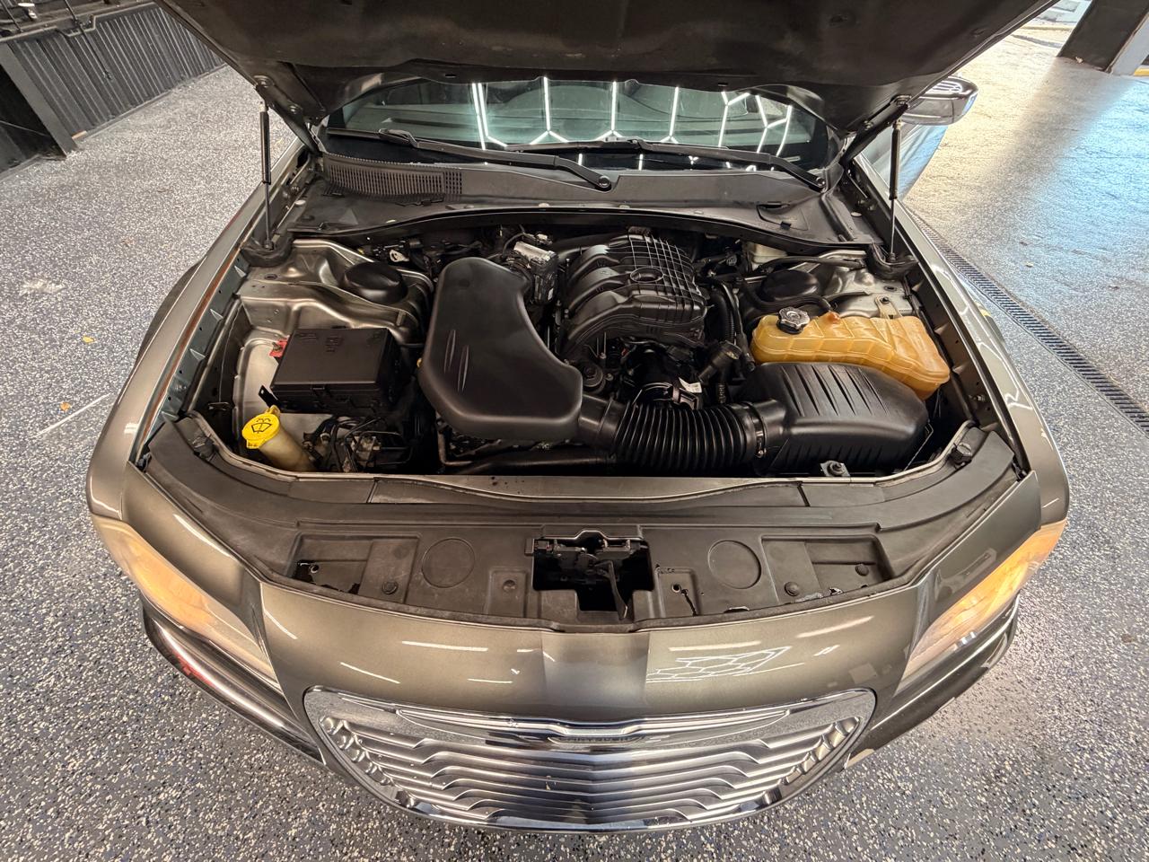 Chrysler 300 Limited RWD 2012