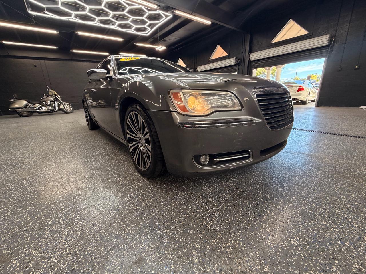 2012 Chrysler 300 Limited - Photo 7