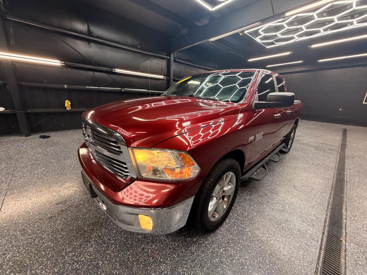 RAM 1500 SLT Quad Cab 2WD 2015