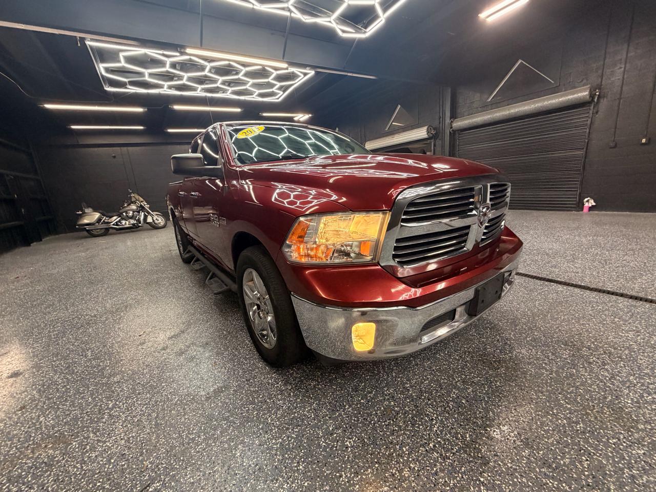 RAM 1500 SLT Quad Cab 2WD 2015