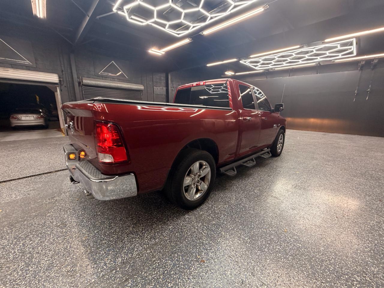 RAM 1500 SLT Quad Cab 2WD 2015