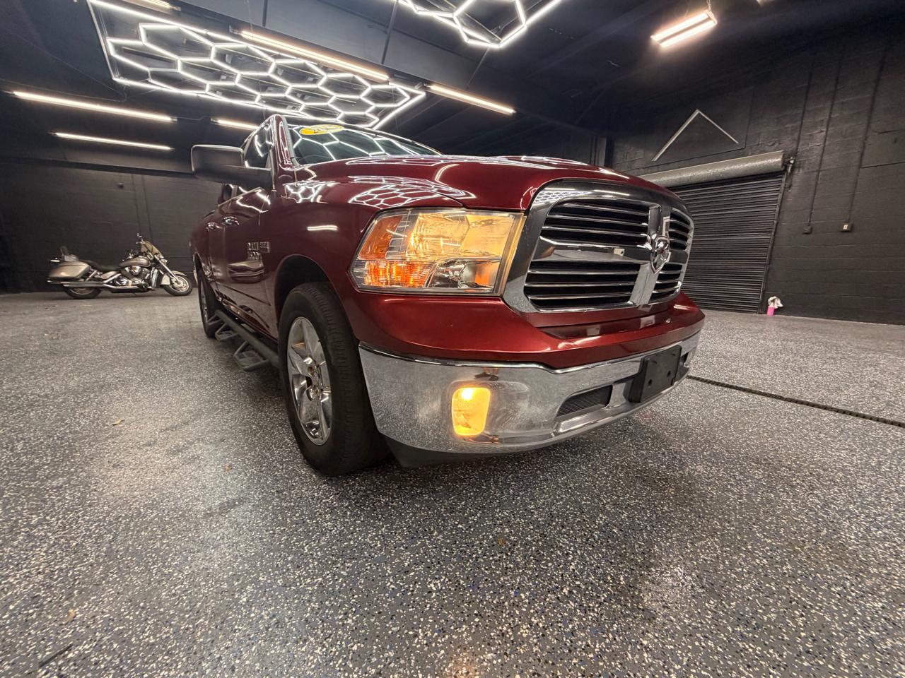 RAM 1500 SLT Quad Cab 2WD 2015