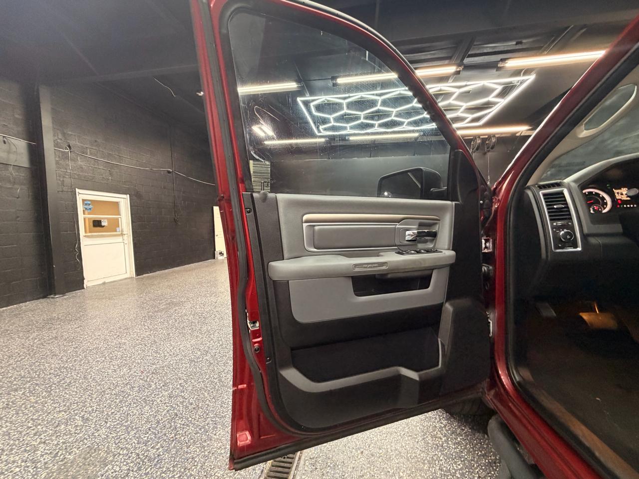 RAM 1500 SLT Quad Cab 2WD 2015