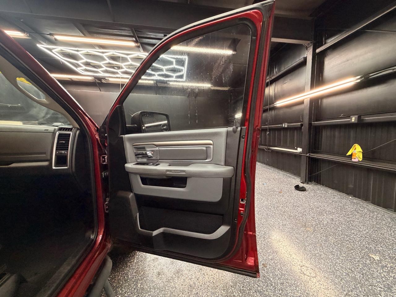 RAM 1500 SLT Quad Cab 2WD 2015