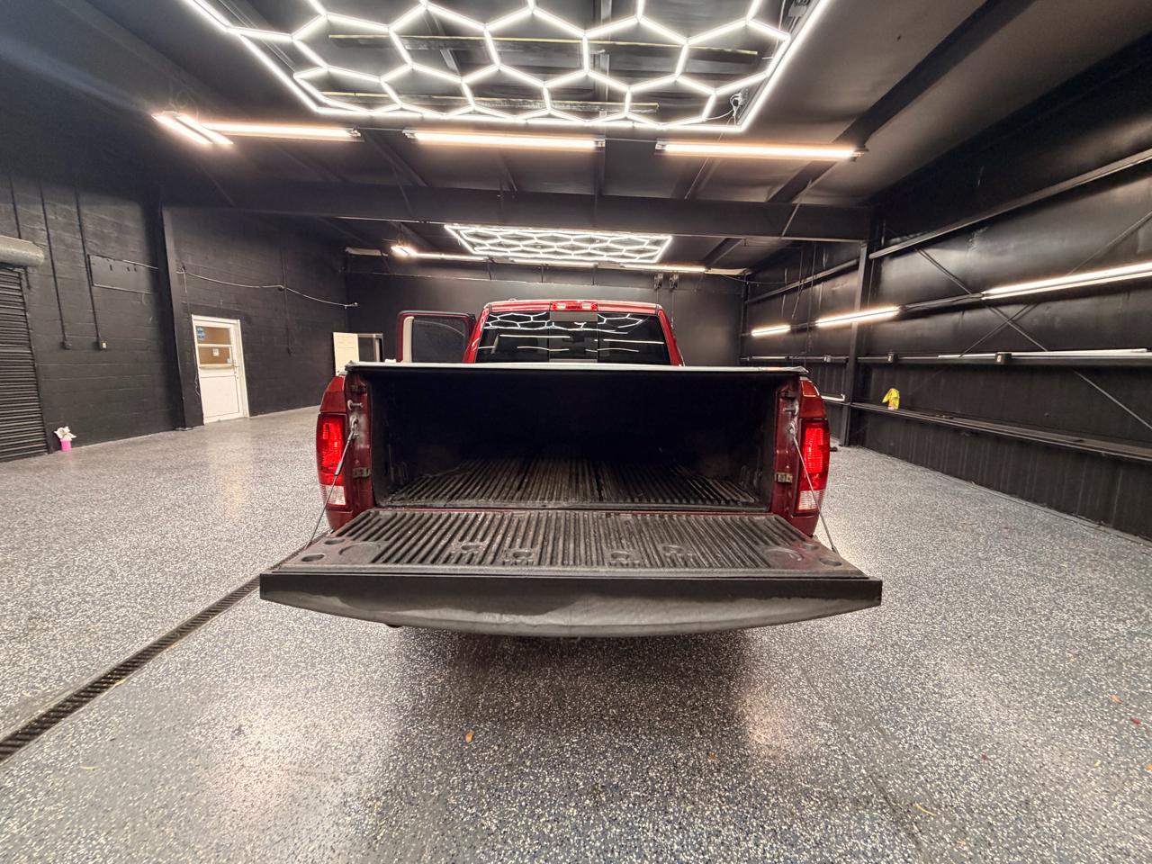 RAM 1500 SLT Quad Cab 2WD 2015