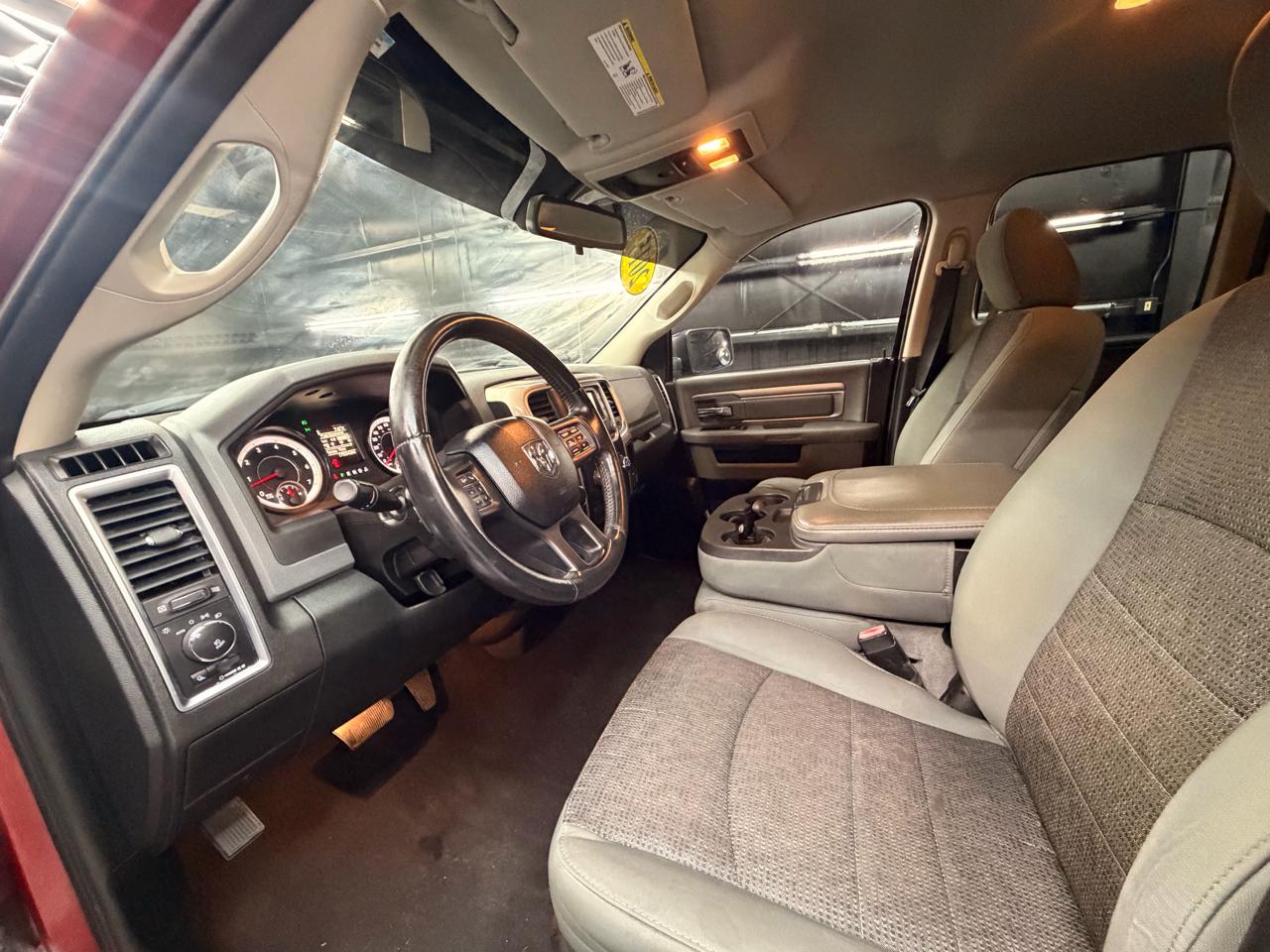 RAM 1500 SLT Quad Cab 2WD 2015