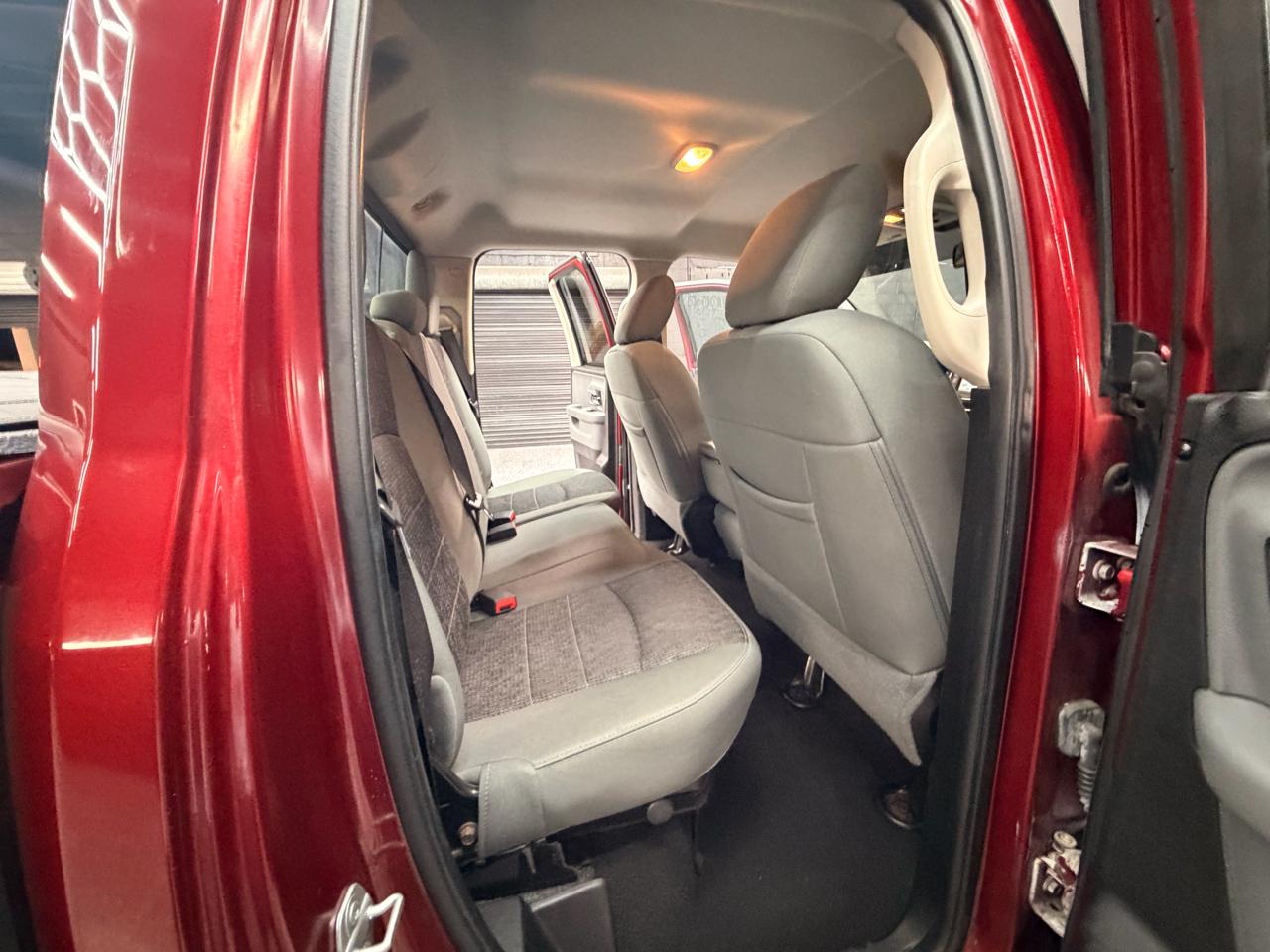 RAM 1500 SLT Quad Cab 2WD 2015