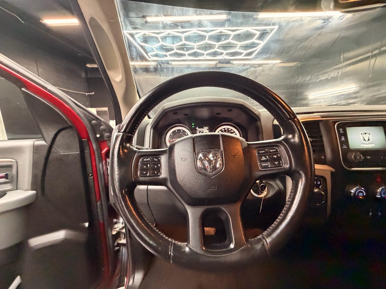 RAM 1500 SLT Quad Cab 2WD 2015