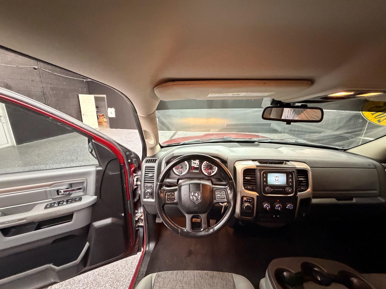 RAM 1500 SLT Quad Cab 2WD 2015