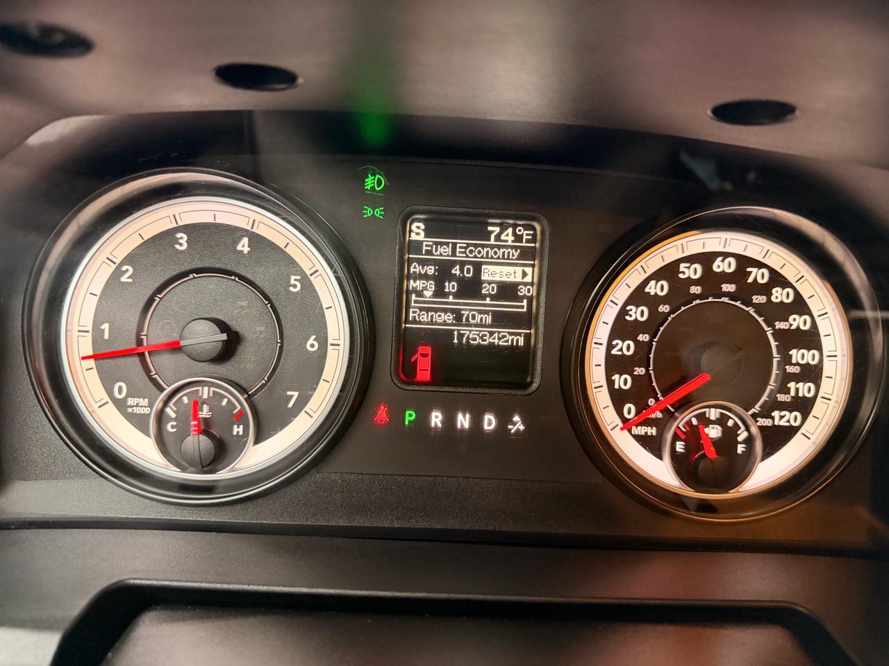 RAM 1500 SLT Quad Cab 2WD 2015