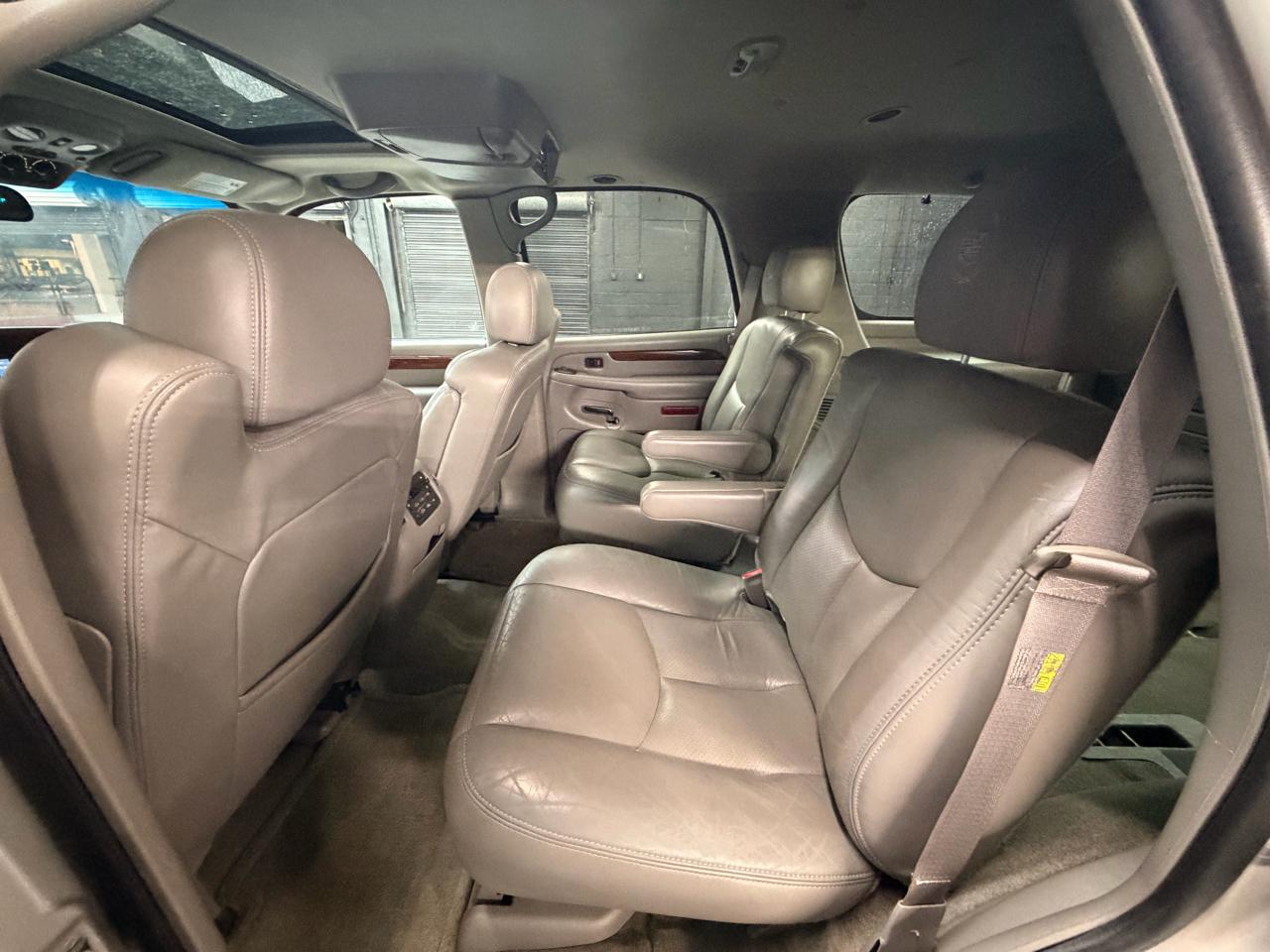 Cadillac Escalade AWD 2004