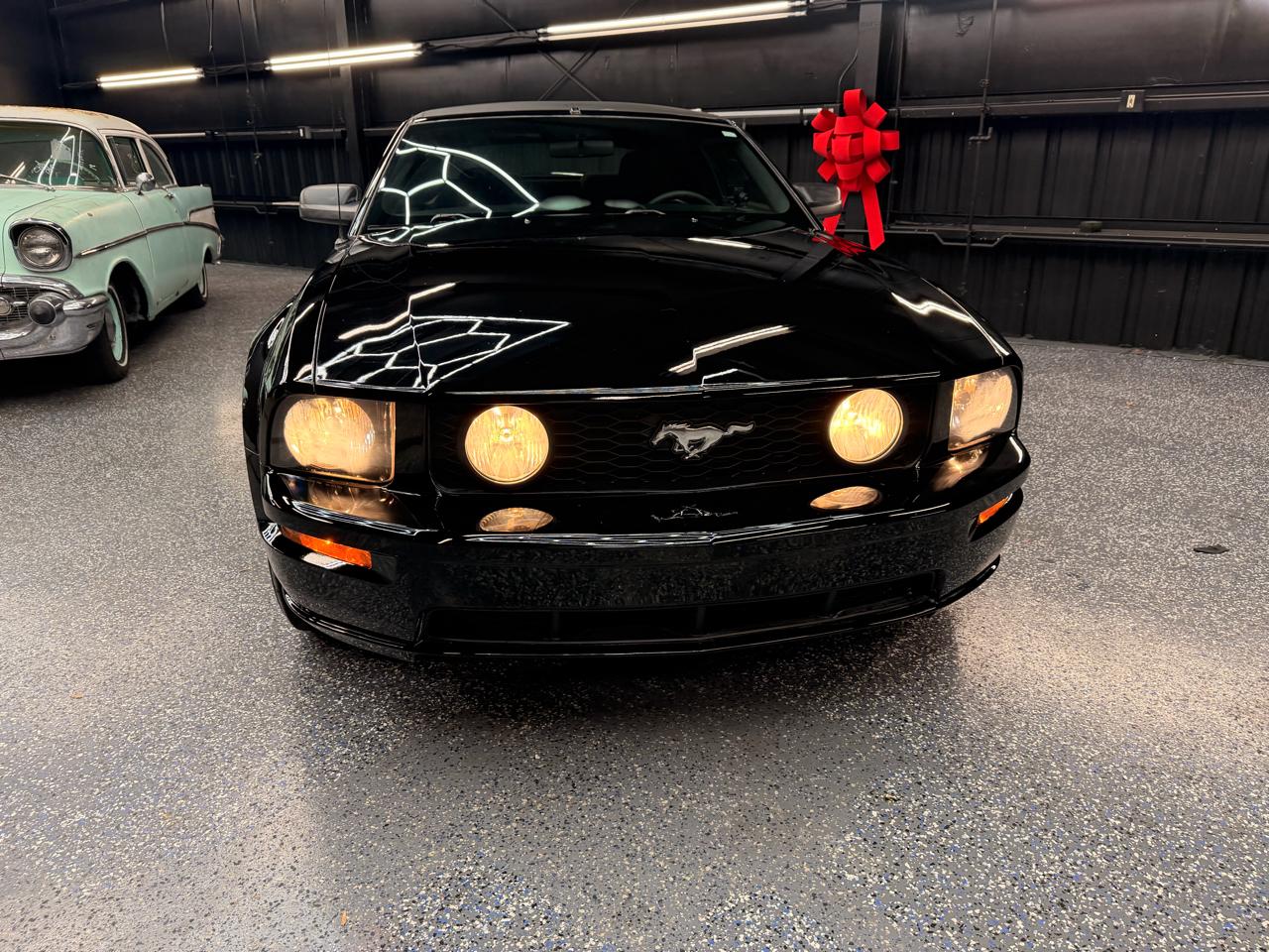 Ford Mustang GT Deluxe Convertible 2006