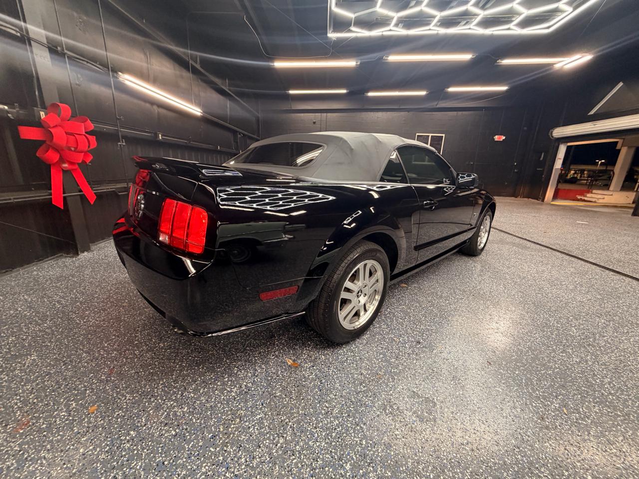 Ford Mustang GT Deluxe Convertible 2006