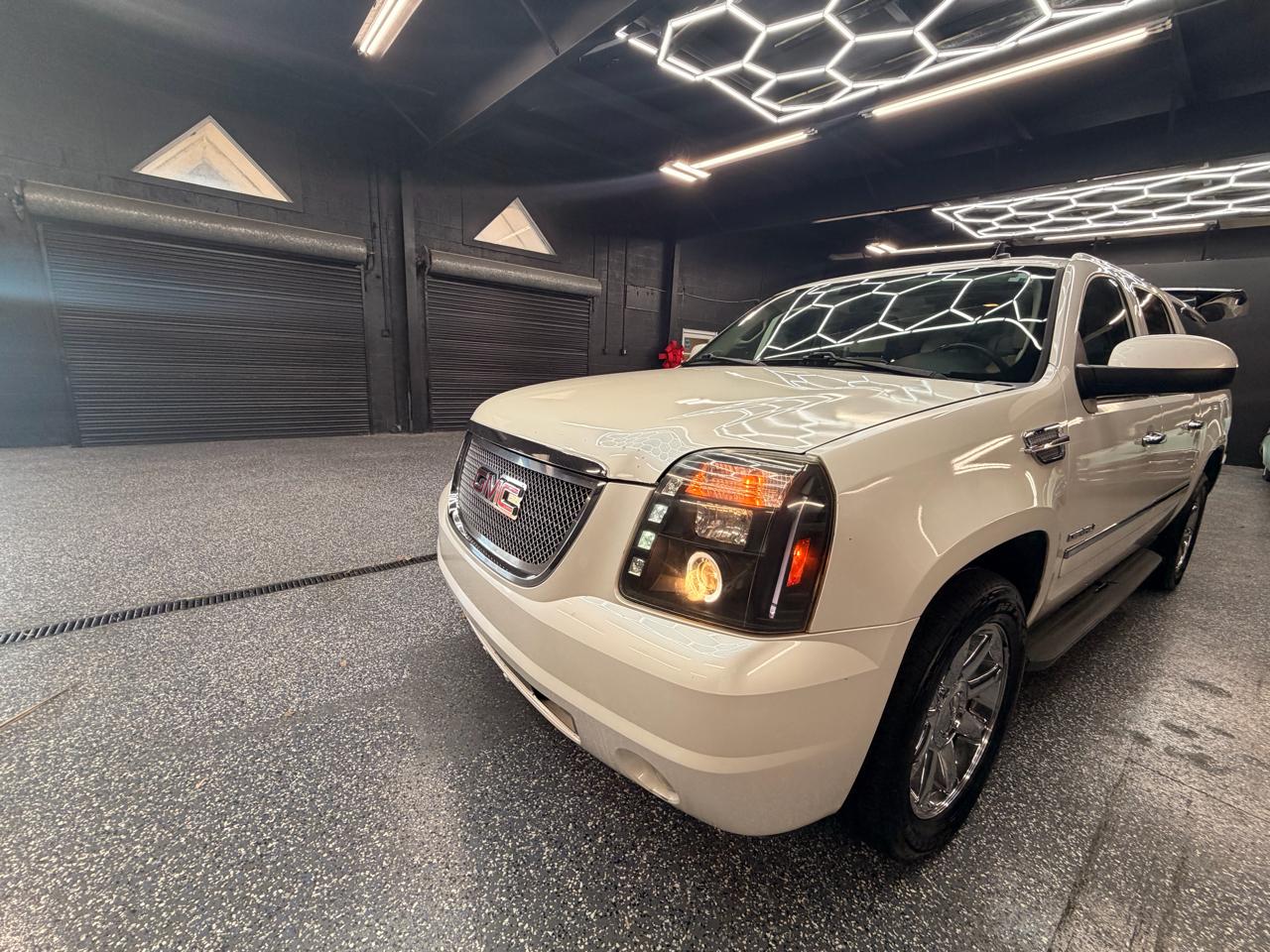 2011 GMC Yukon Denali AWD's photo
