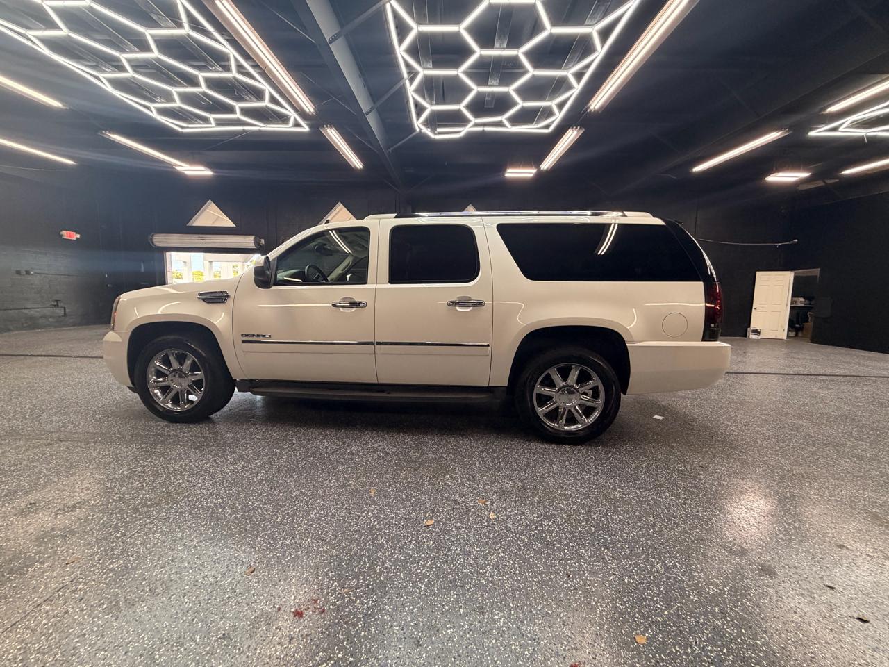 GMC Yukon Denali XL 4WD 2011