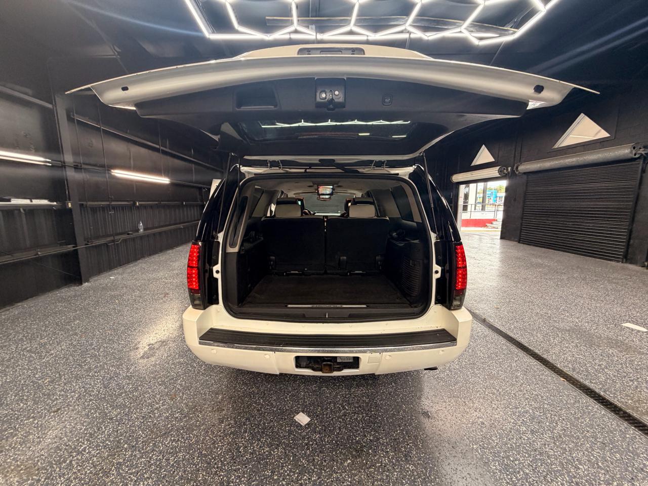GMC Yukon Denali XL 4WD 2011
