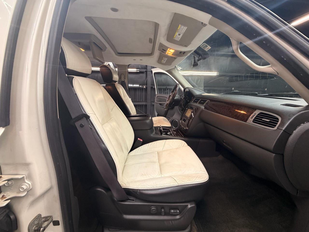 GMC Yukon Denali XL 4WD 2011