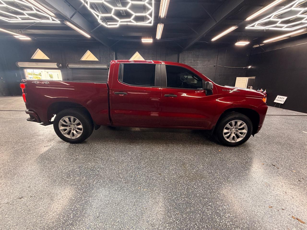 Chevrolet Silverado 1500 Custom Crew Cab Short Box 4WD 2021