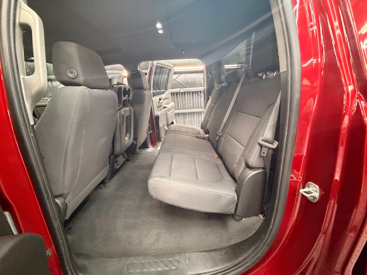 Chevrolet Silverado 1500 Custom Crew Cab Short Box 4WD 2021