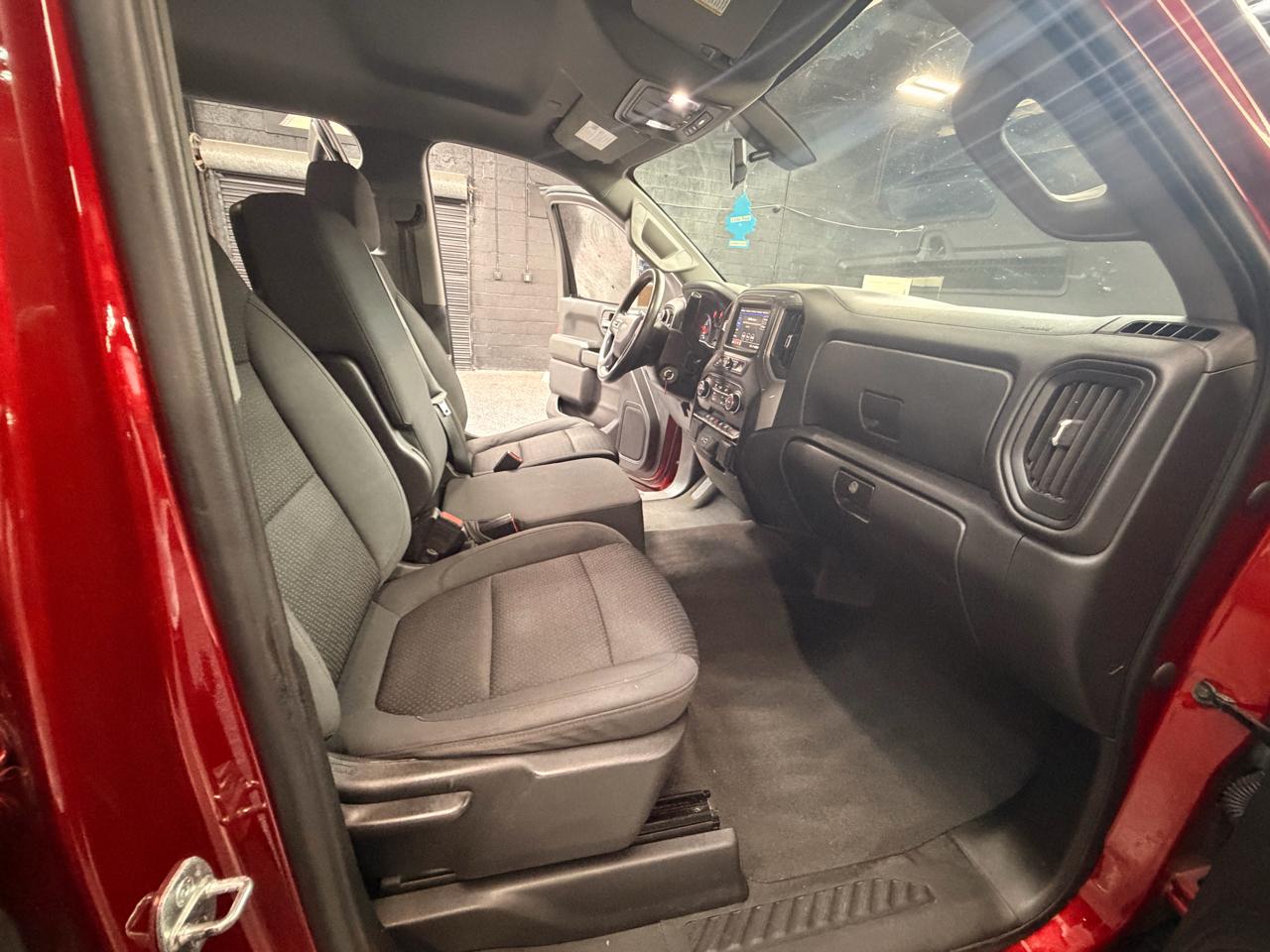 Chevrolet Silverado 1500 Custom Crew Cab Short Box 4WD 2021