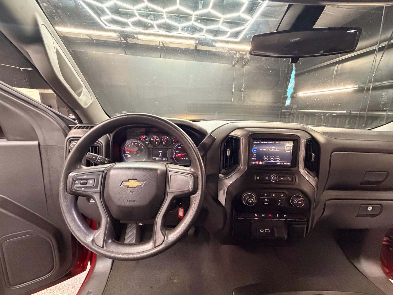 Chevrolet Silverado 1500 Custom Crew Cab Short Box 4WD 2021