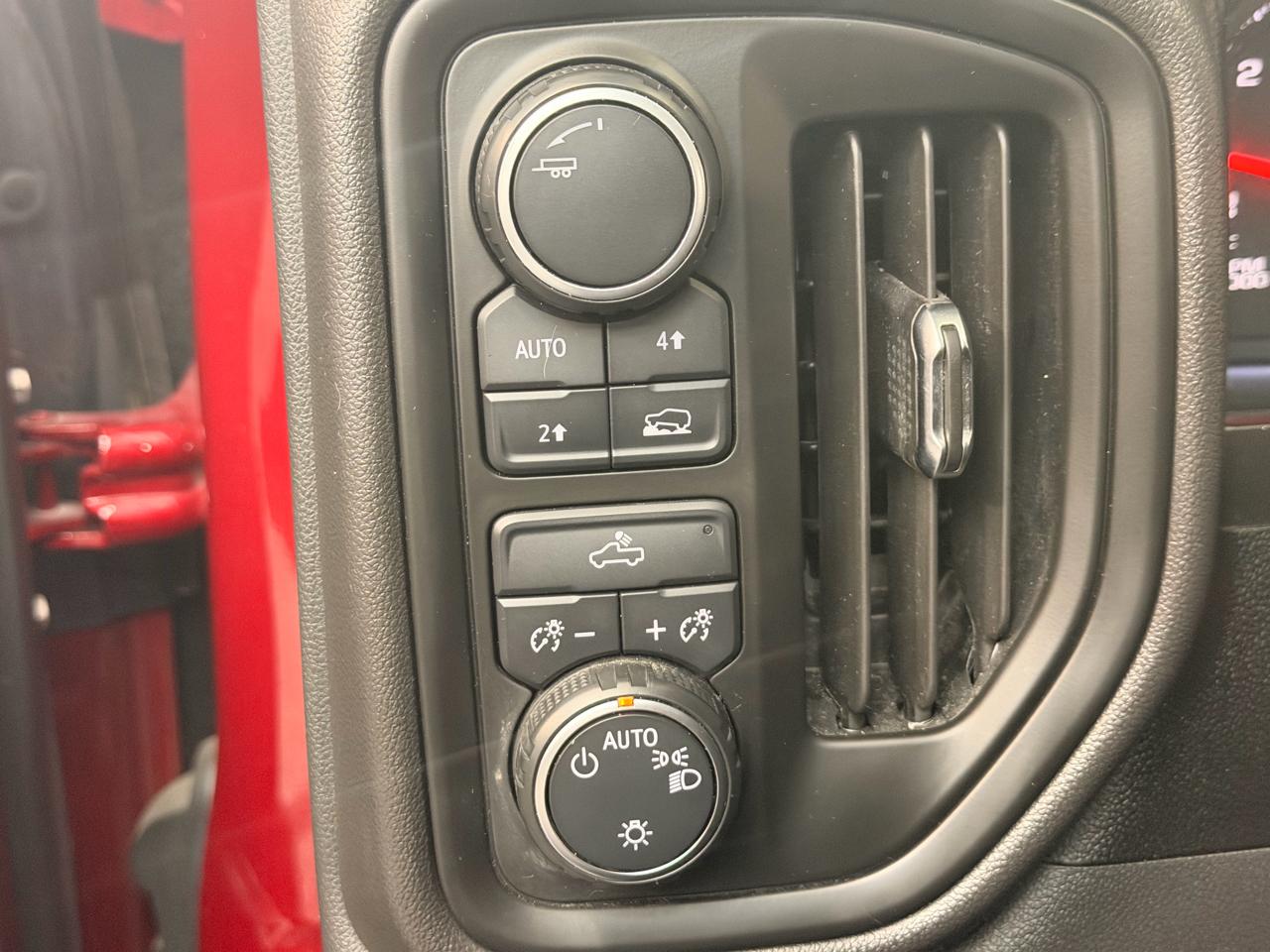 Chevrolet Silverado 1500 Custom Crew Cab Short Box 4WD 2021