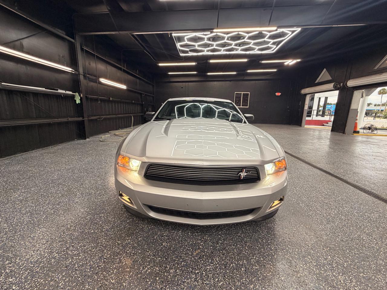 Ford Mustang V6 Coupe 2011