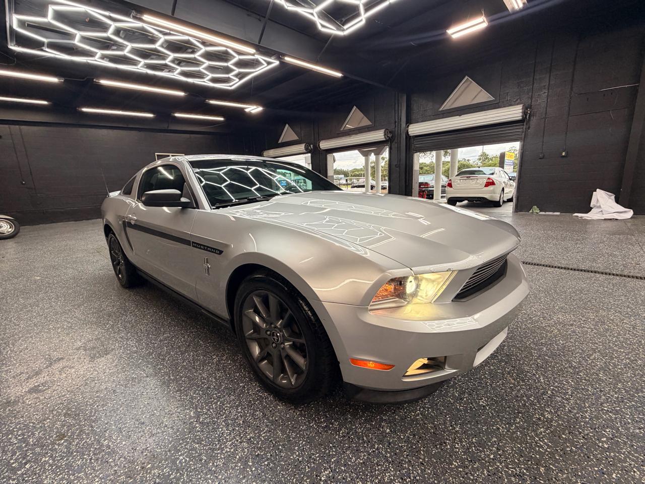 Ford Mustang V6 Coupe 2011