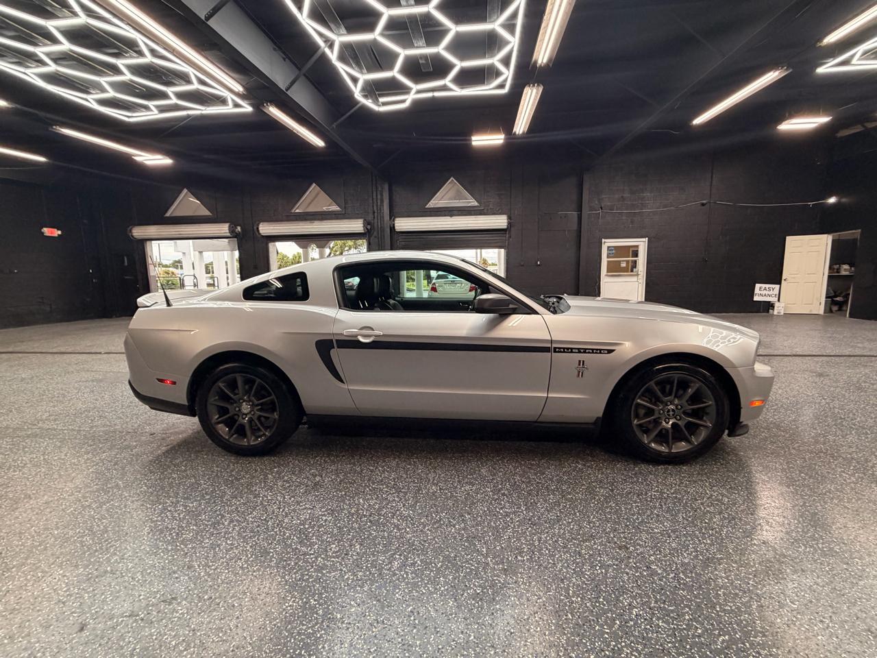 Ford Mustang V6 Coupe 2011
