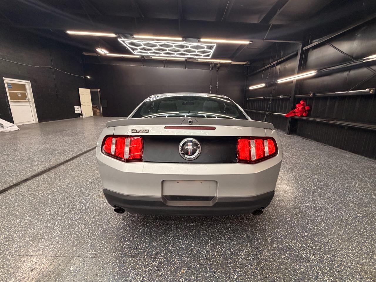 Ford Mustang V6 Coupe 2011
