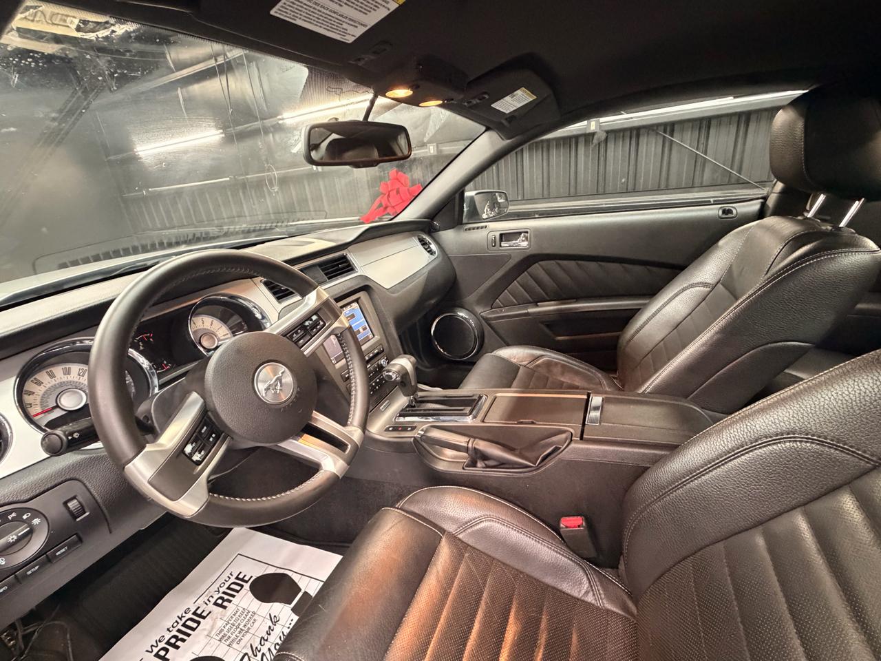 Ford Mustang V6 Coupe 2011