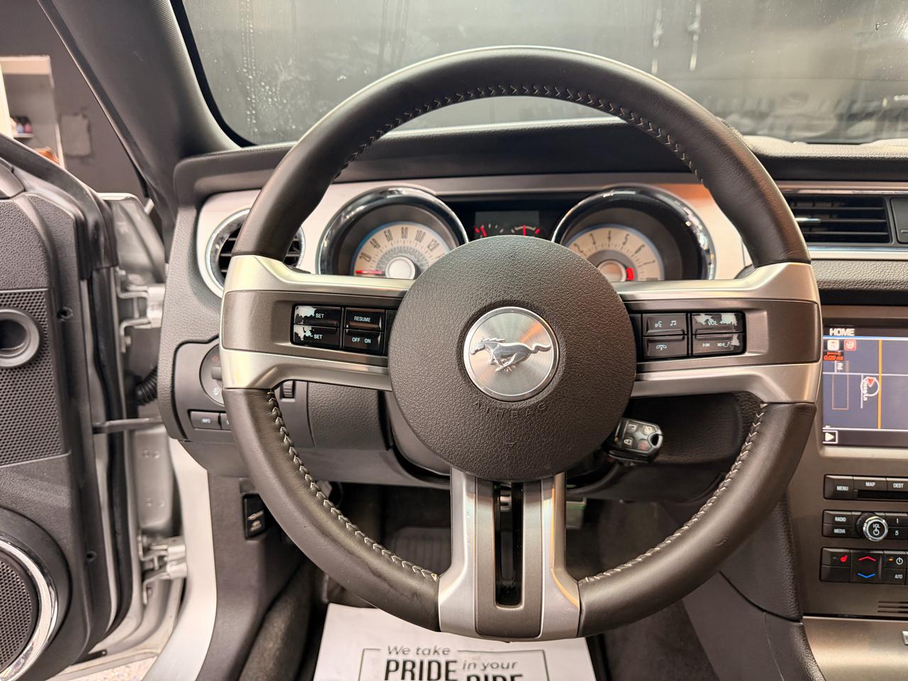 Ford Mustang V6 Coupe 2011