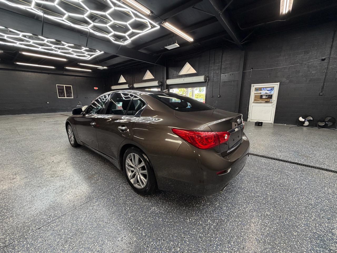 Infiniti Q50 Premium 2014