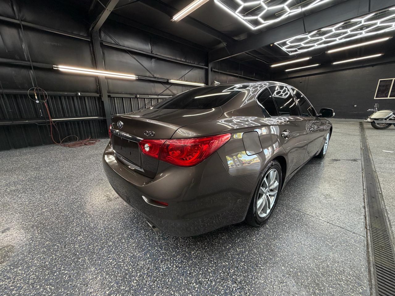Infiniti Q50 Premium 2014
