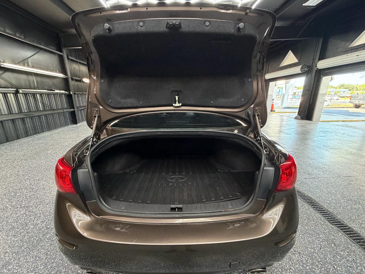 Infiniti Q50 Premium 2014