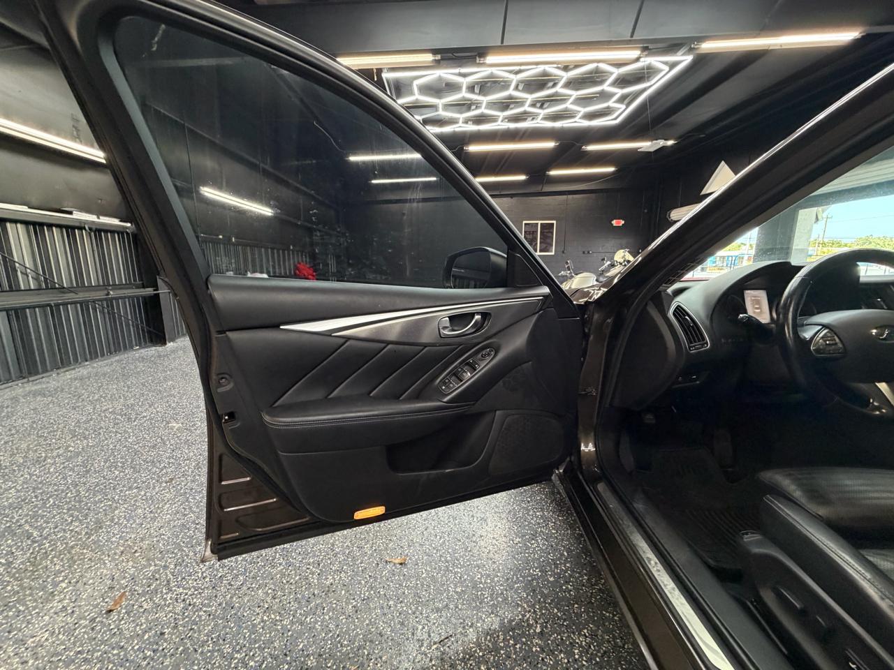 Infiniti Q50 Premium 2014