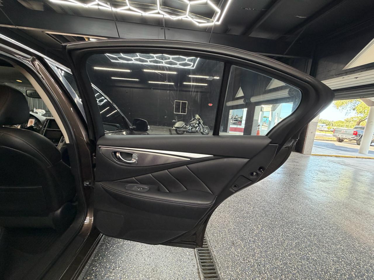 Infiniti Q50 Premium 2014