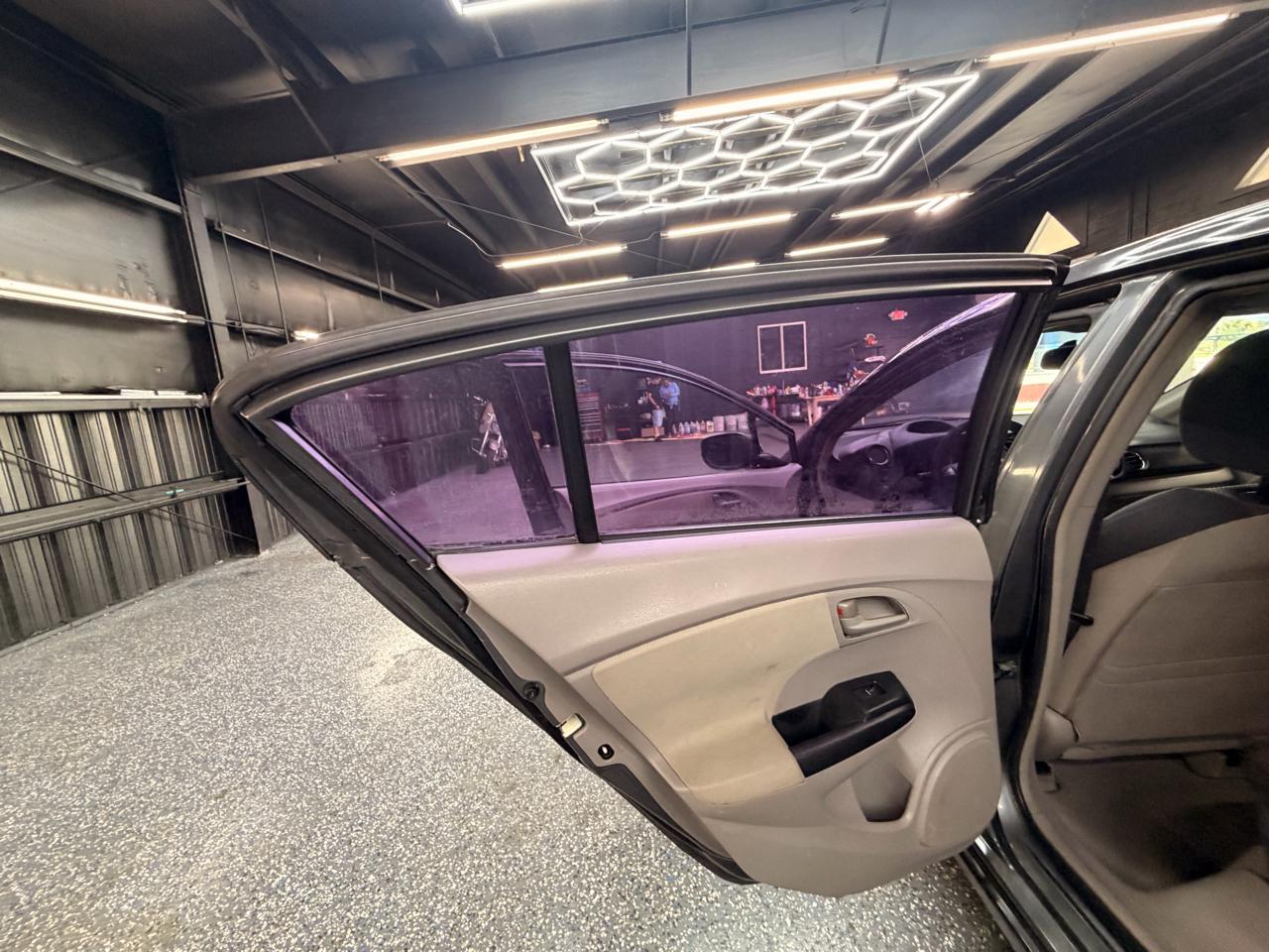 Honda Insight EX with Navigation 2011