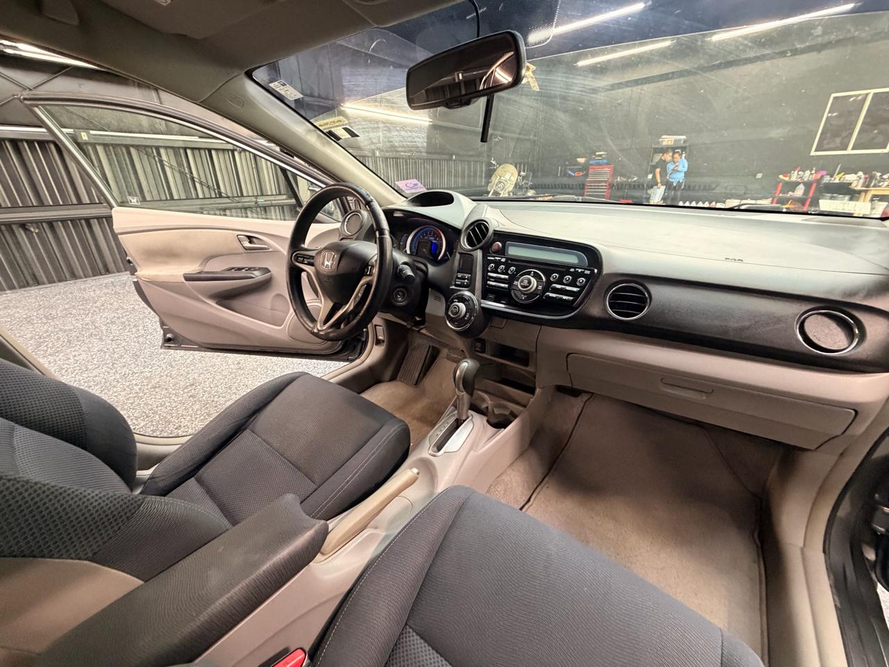 Honda Insight EX with Navigation 2011