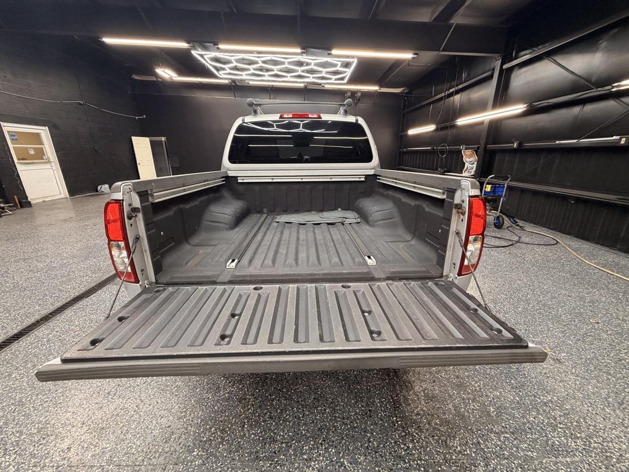 Nissan Frontier S Crew Cab 2WD 2011
