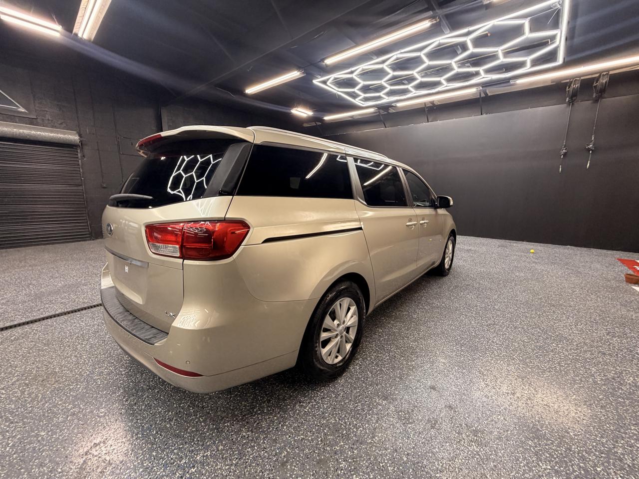 Kia Sedona LX 2017
