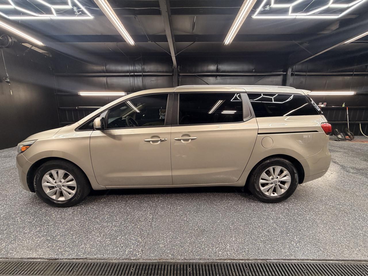 Kia Sedona LX 2017