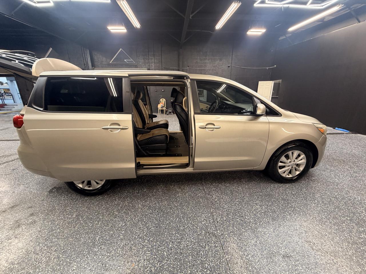 Kia Sedona LX 2017