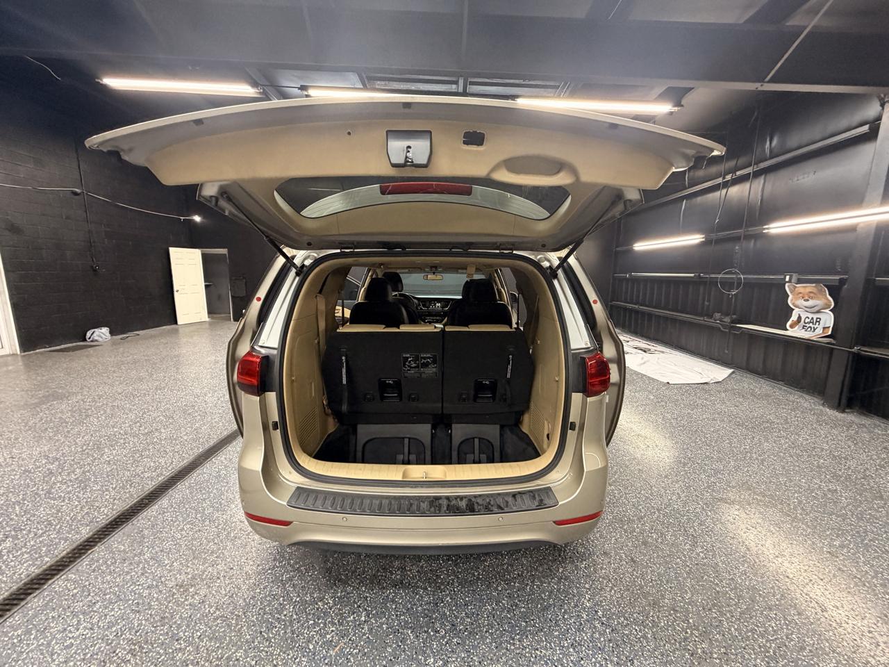 Kia Sedona LX 2017