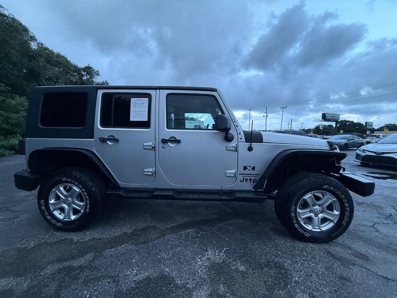 Jeep Wrangler 4WD 4dr Unlimited X 2007